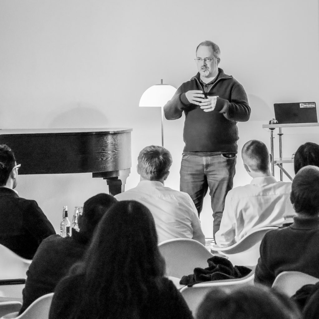 Lesung und Gespräch 12min.me vh ulm Raum für Männergefühle Benjamin Krauss 2025-11-20-{Folgenummer (01)»}-6