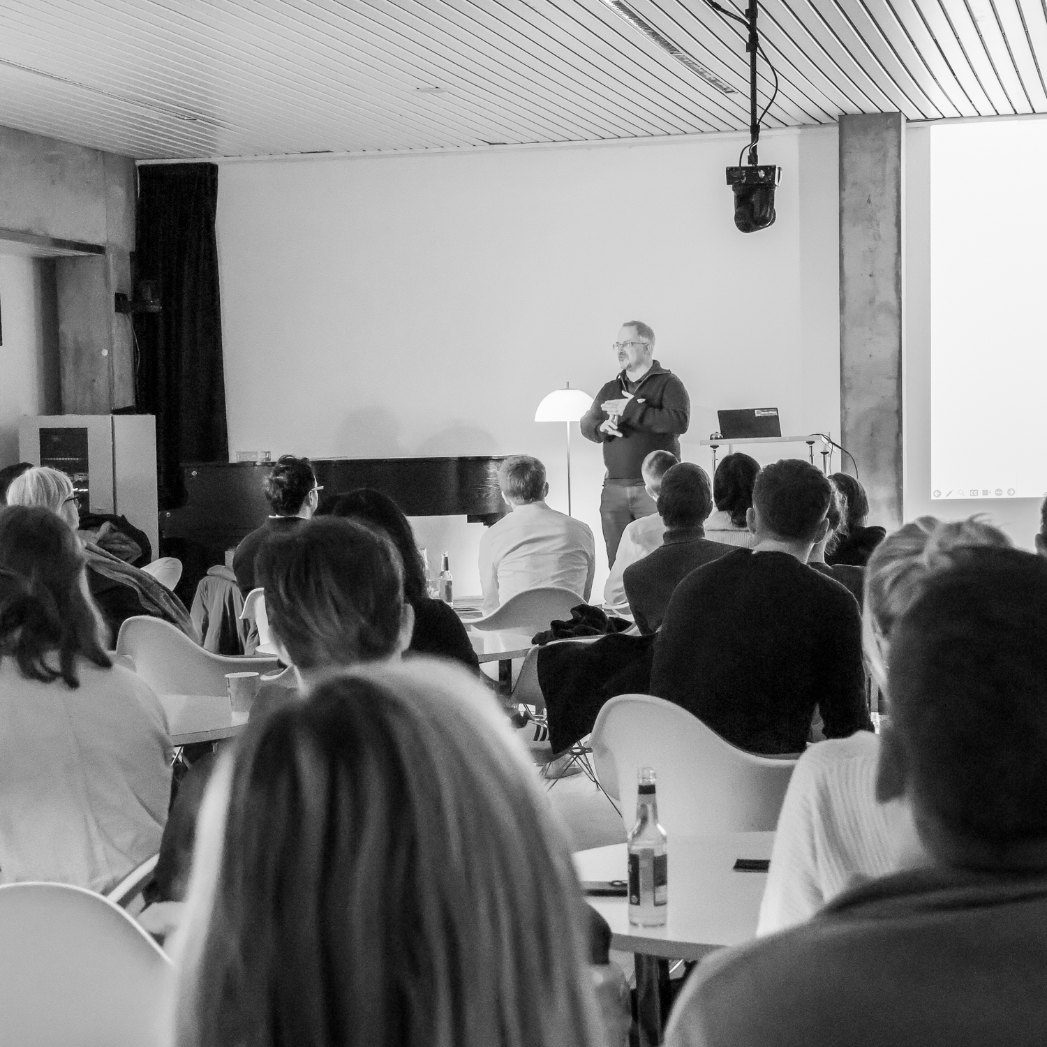 Lesung und Gespräch 12min.me vh ulm Raum für Männergefühle Benjamin Krauss 2025-11-20-{Folgenummer (01)»}-9